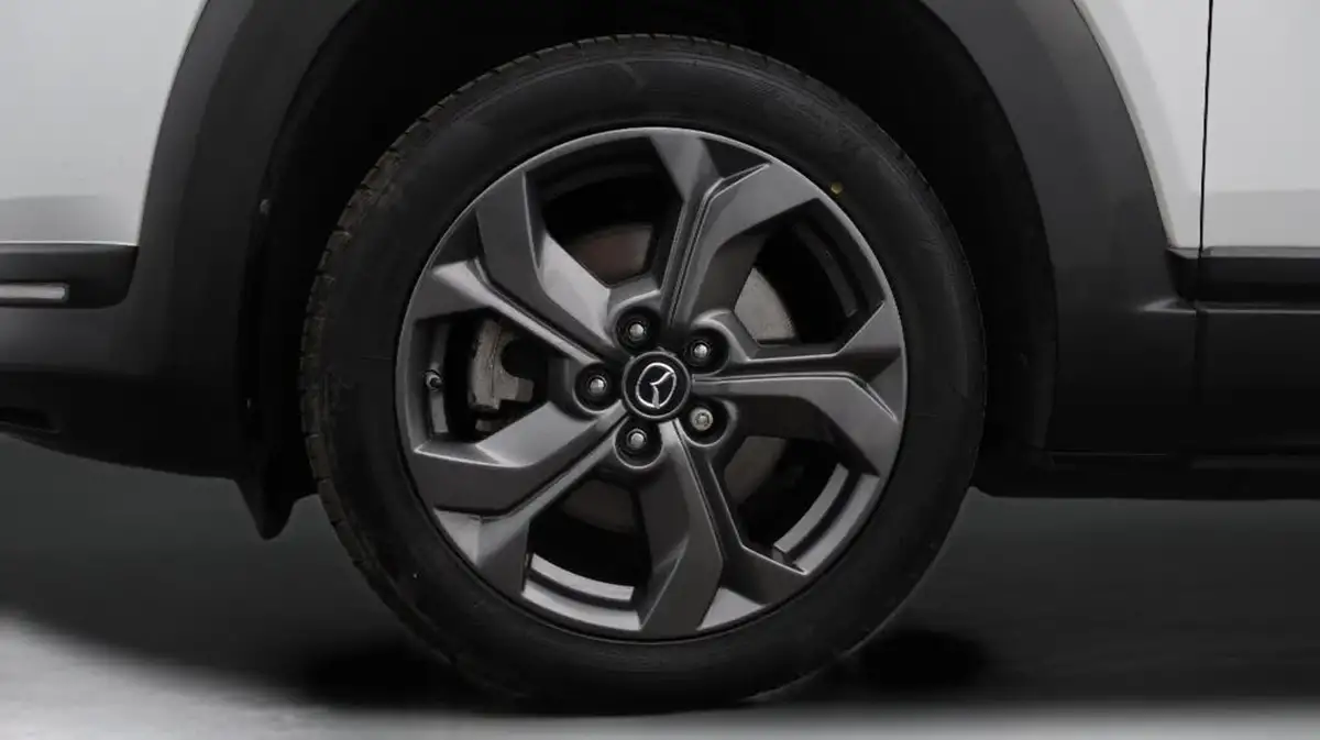 2021-mazda-mx-30-e-first-edition-big-18
