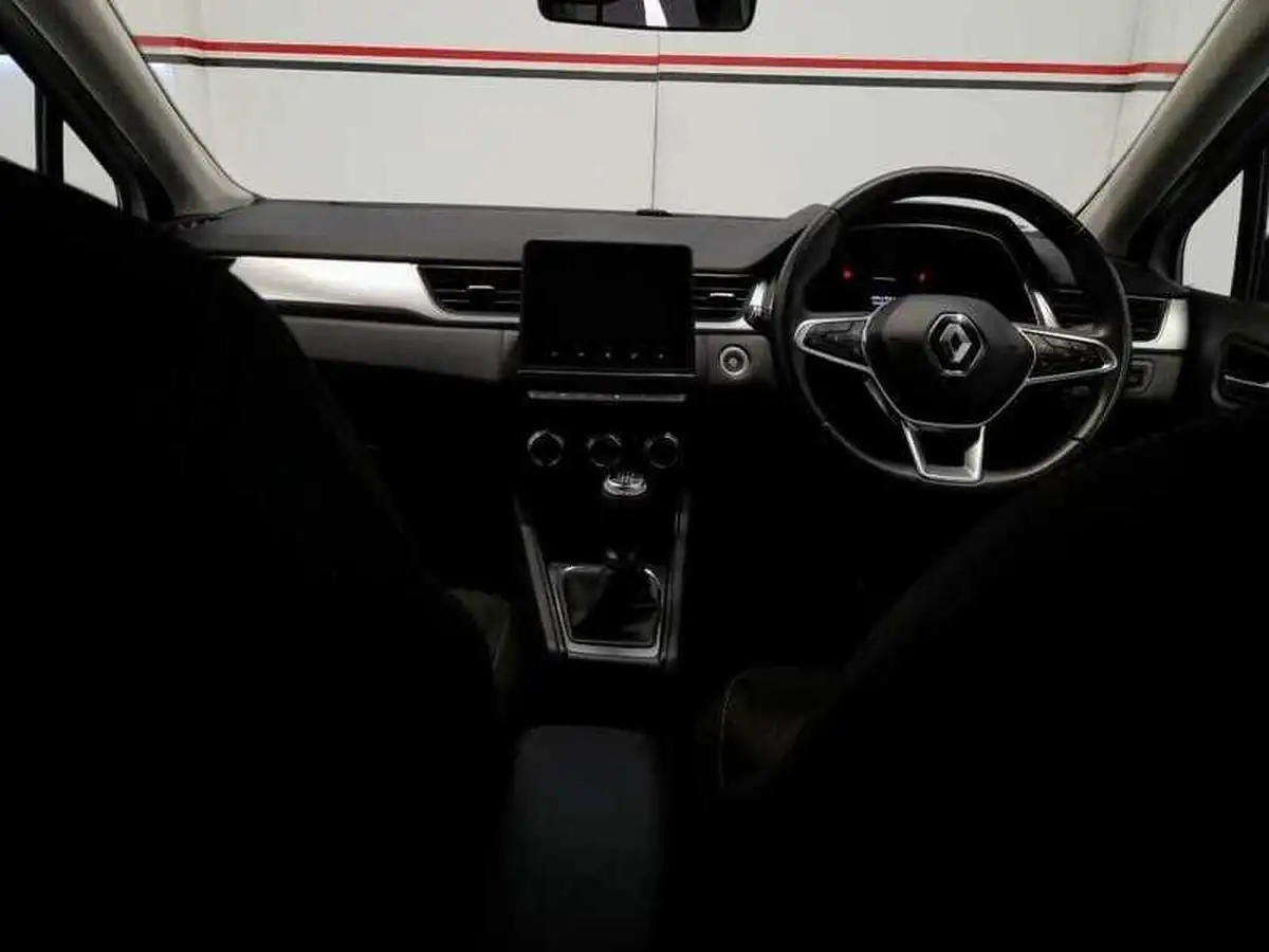 2020-renault-captur-15dci-iconic-95bhp-big-11