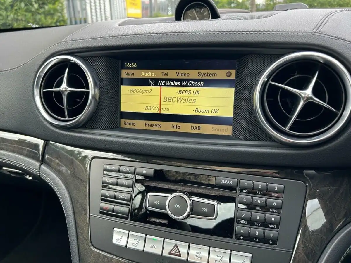 2012-mercedes-benz-sl-class-55-sl63-amg-big-25