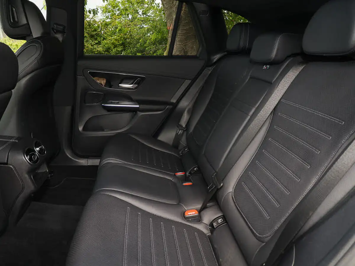 2024-mercedes-benz-glc-class-20d-glc300d-amg-line-premium-269ps-suv-5d-1993cc-big-5