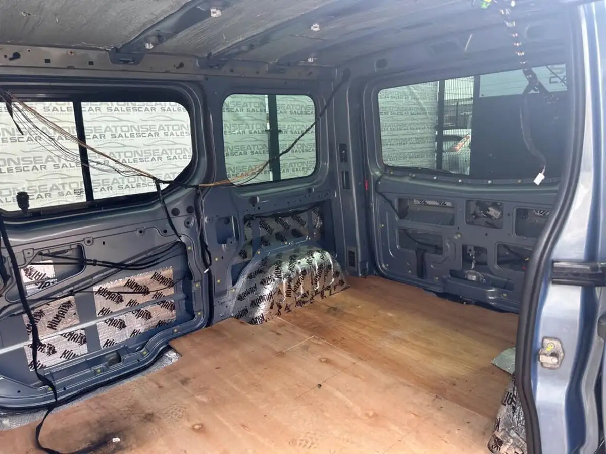 2013-renault-trafic-20td-sl27dci-115-eu5-minibus-9-seats-qs6-big-7