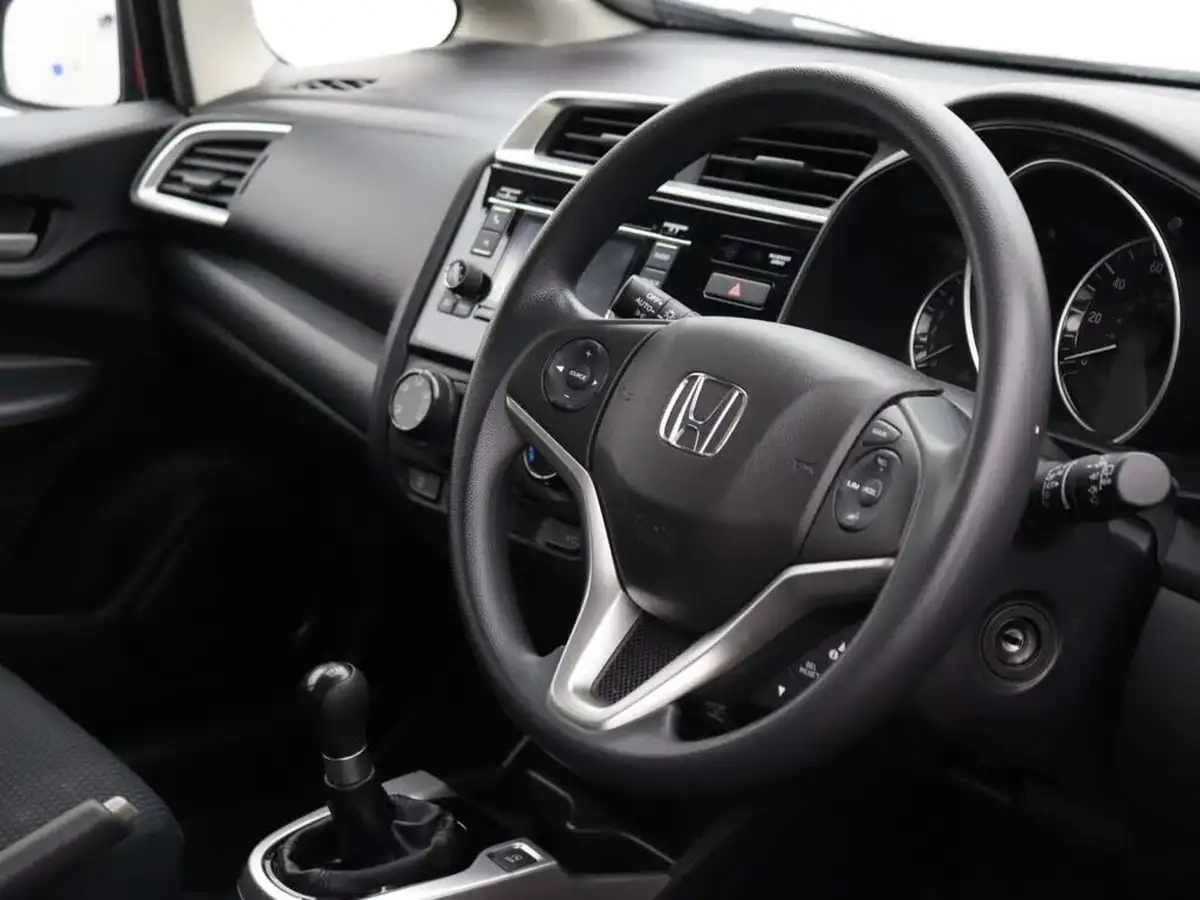 2019-honda-jazz-13-i-vtec-s-big-18