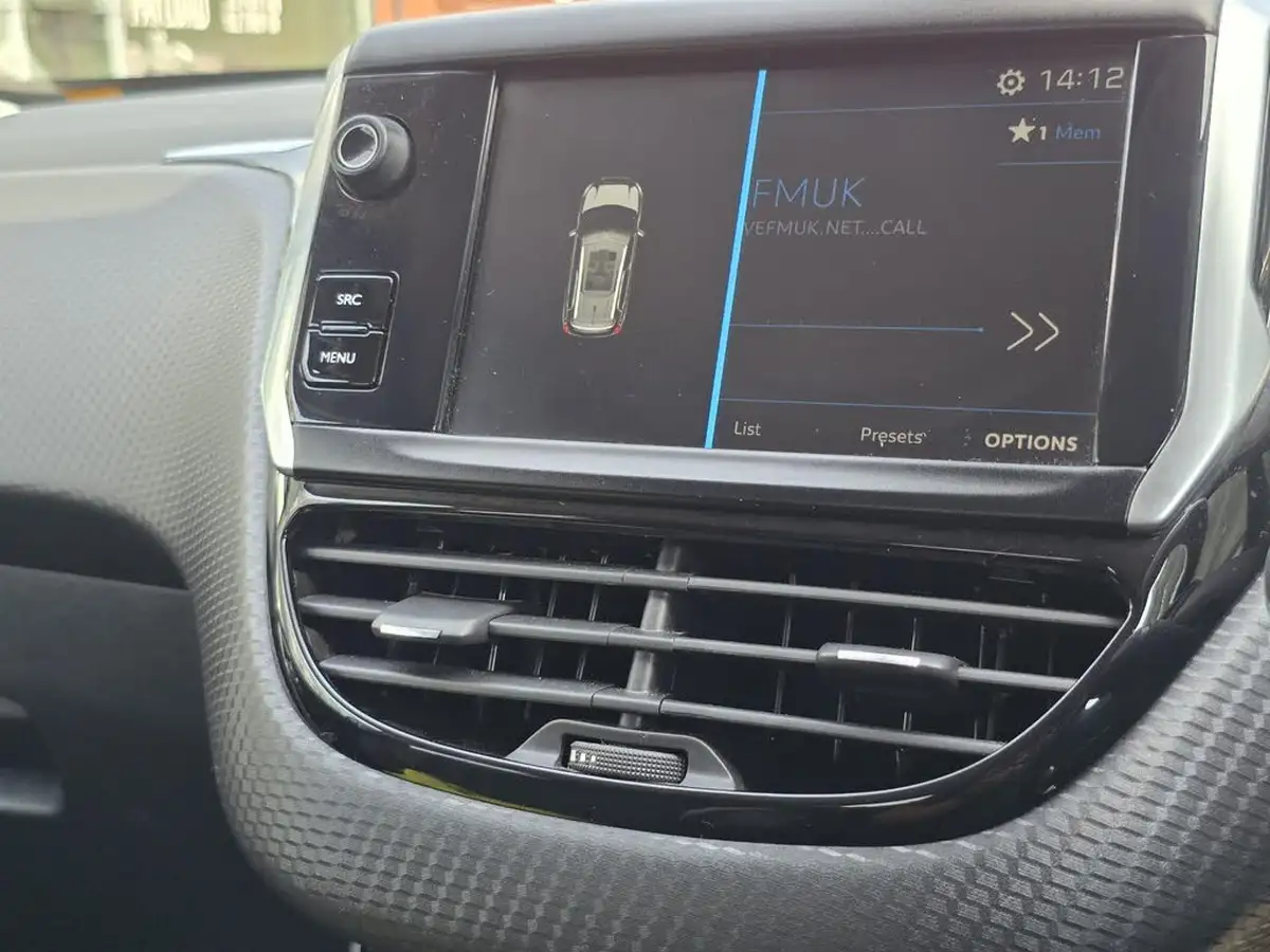 2019-peugeot-2008-suv-12-puretech-allure-110bhp-eat6-big-31
