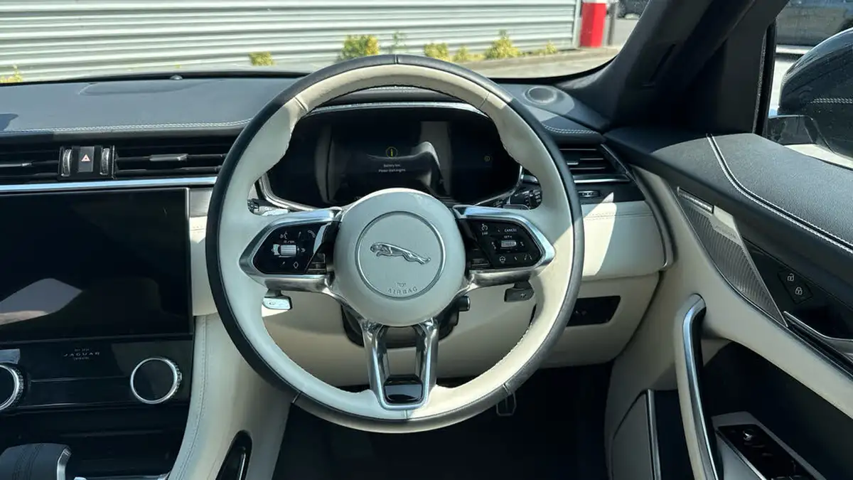2024-jaguar-f-pace-20-d200-r-dynamic-hse-black-big-14