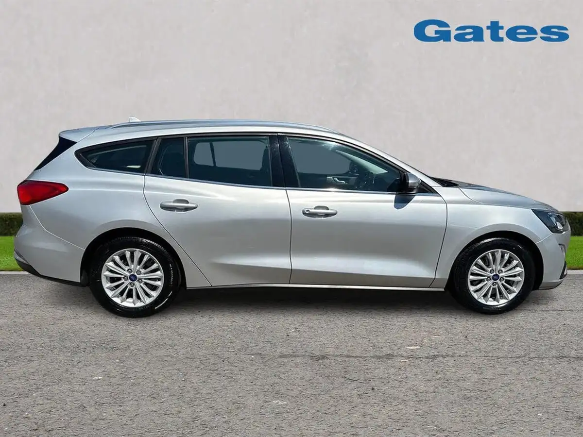 2022-ford-focus-10t-titanium-125ps-estate-big-7