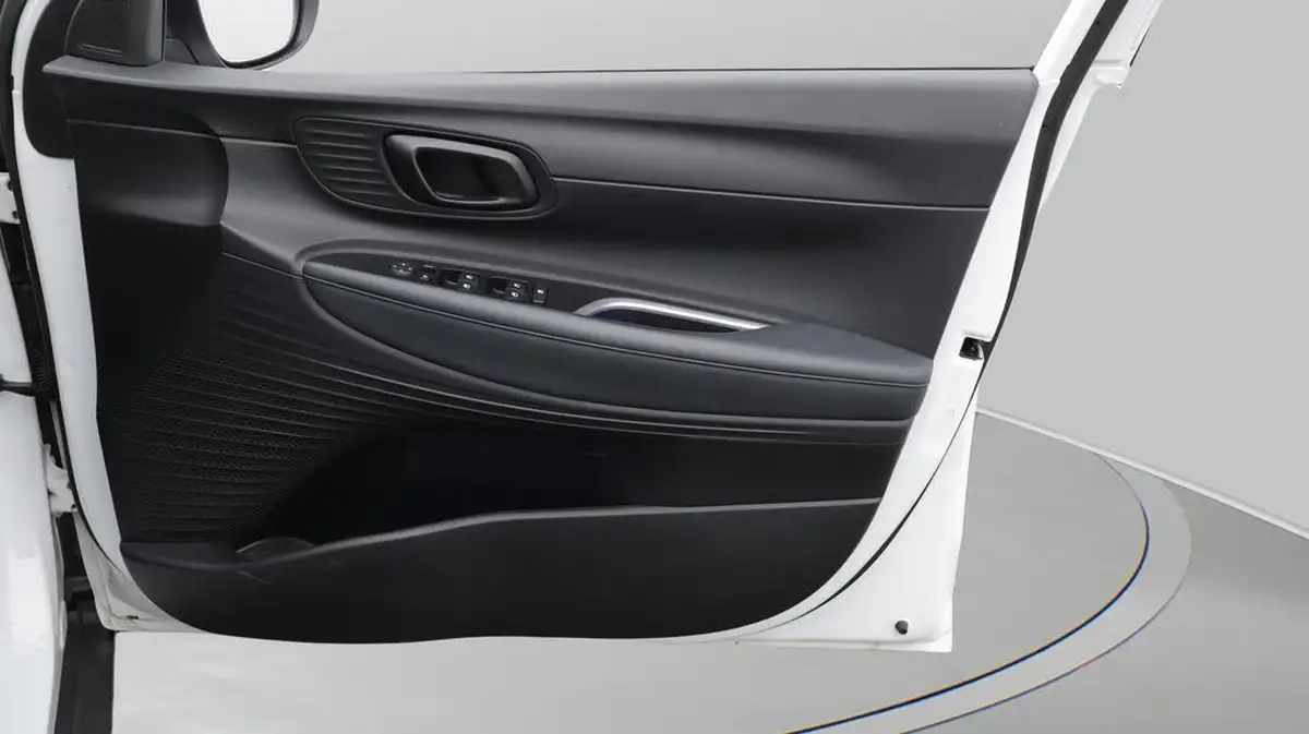 2022-hyundai-bayon-10-t-gdi-se-connect-dct-big-15