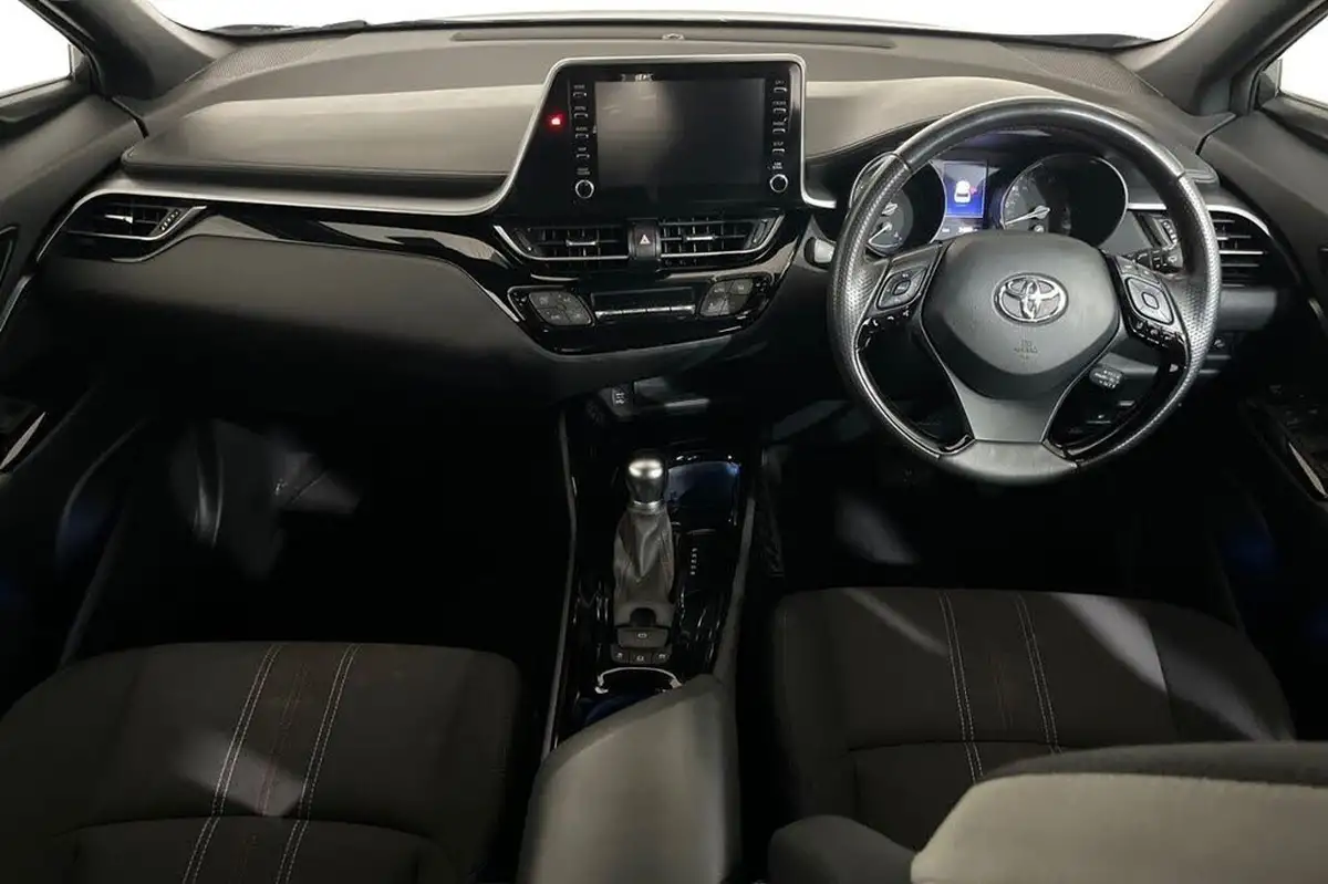 2021-toyota-c-hr-18-vvt-i-gr-sport-big-11