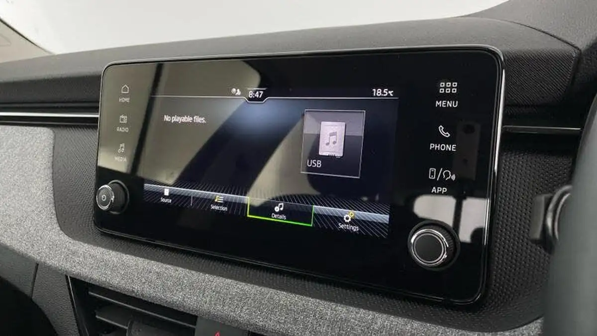 2024-skoda-kamiq-10-tsi-se-116ps-dsg-big-13