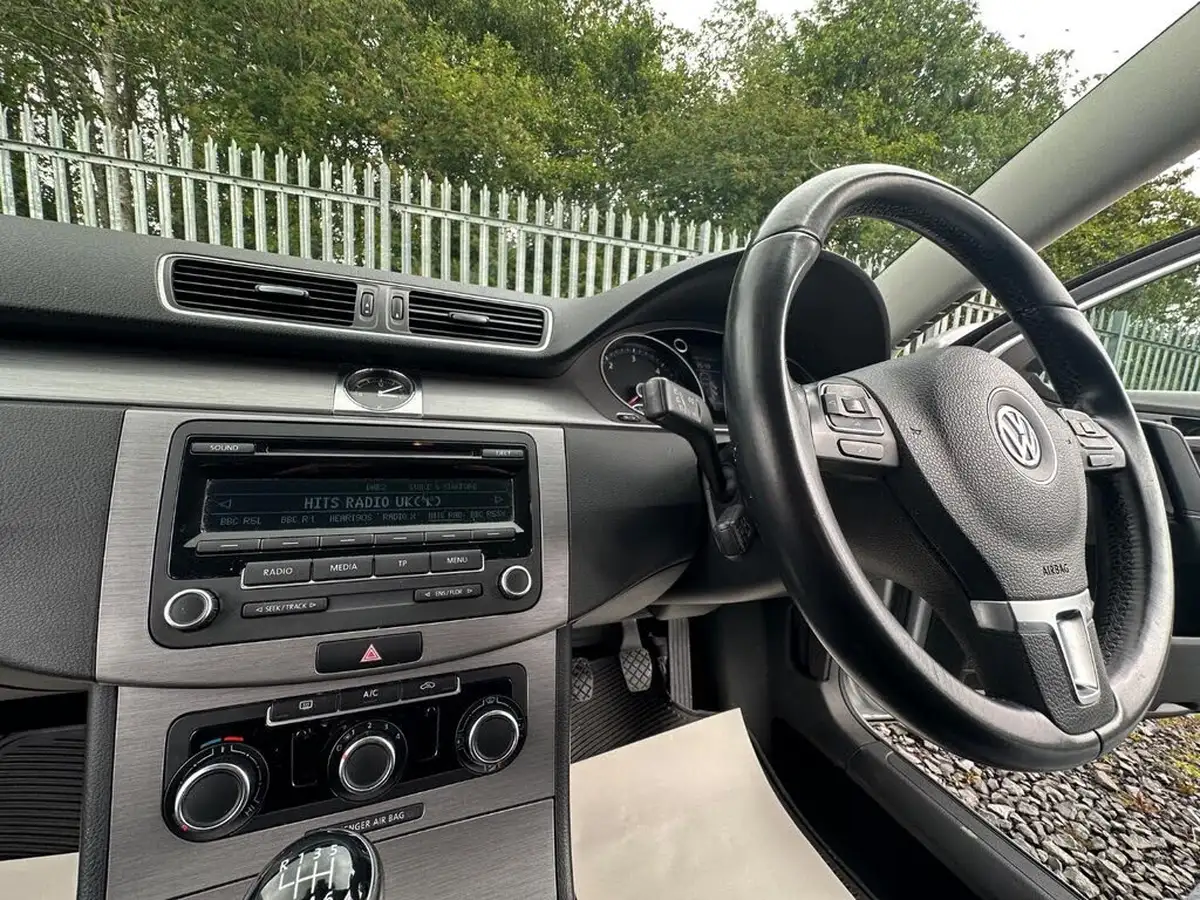 2012-volkswagen-passat-16td-se-estate-5d-big-25