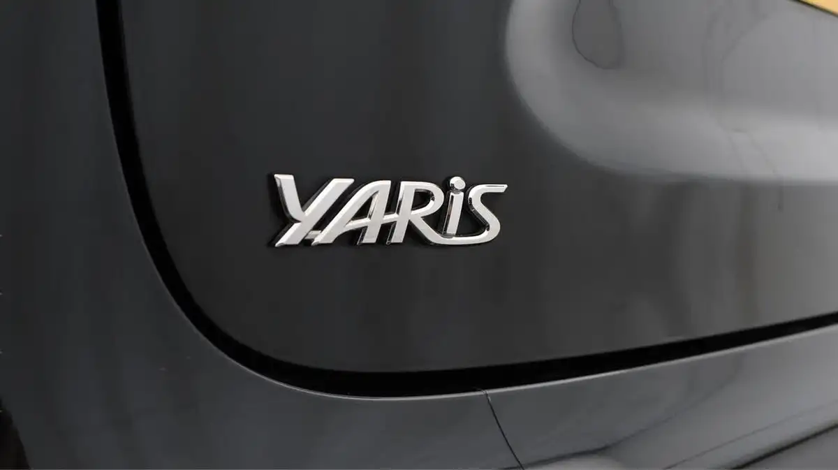 2022-toyota-yaris-cross-15-vvt-i-design-big-20