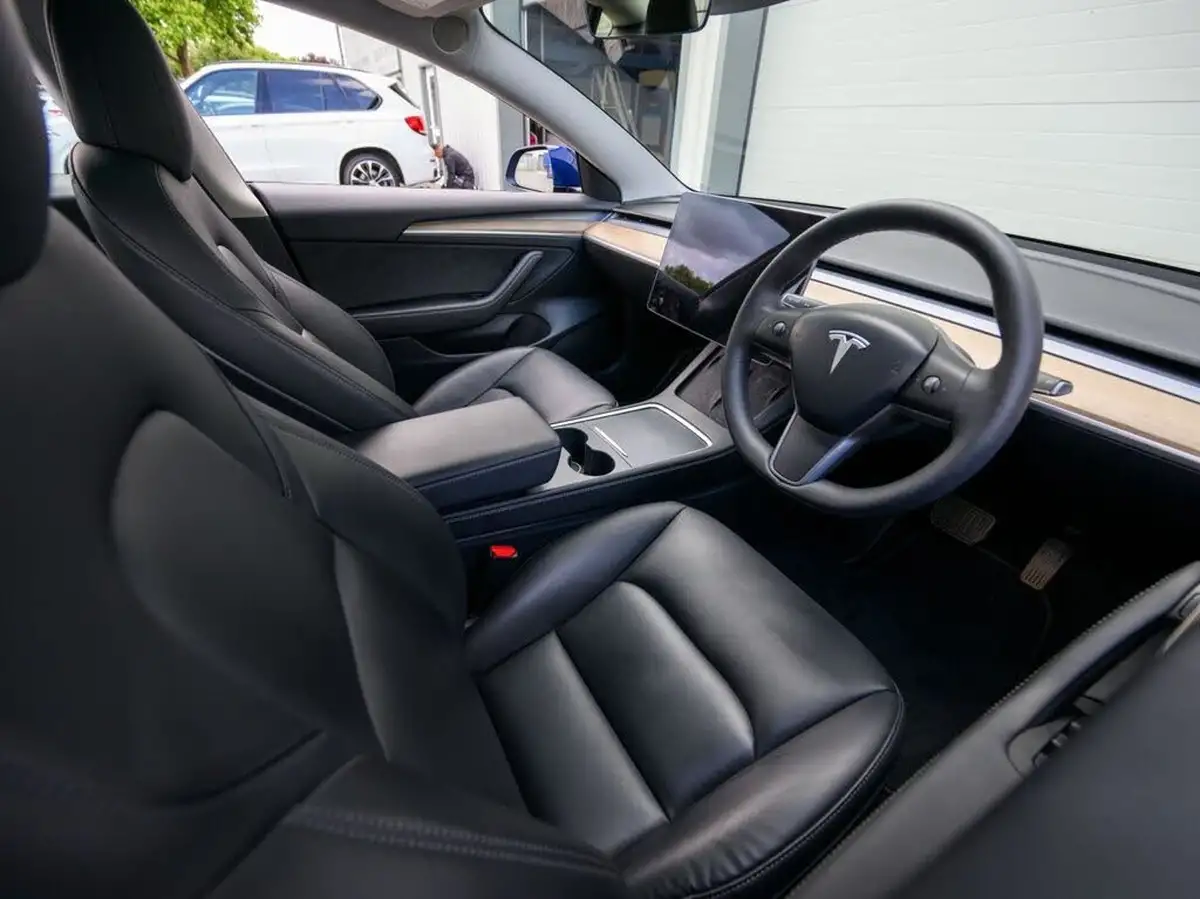 2021-tesla-model-3-e-standard-plus-big-2