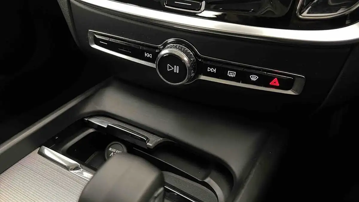 2023-volvo-v60-20-b3-plus-station-wagon-big-45