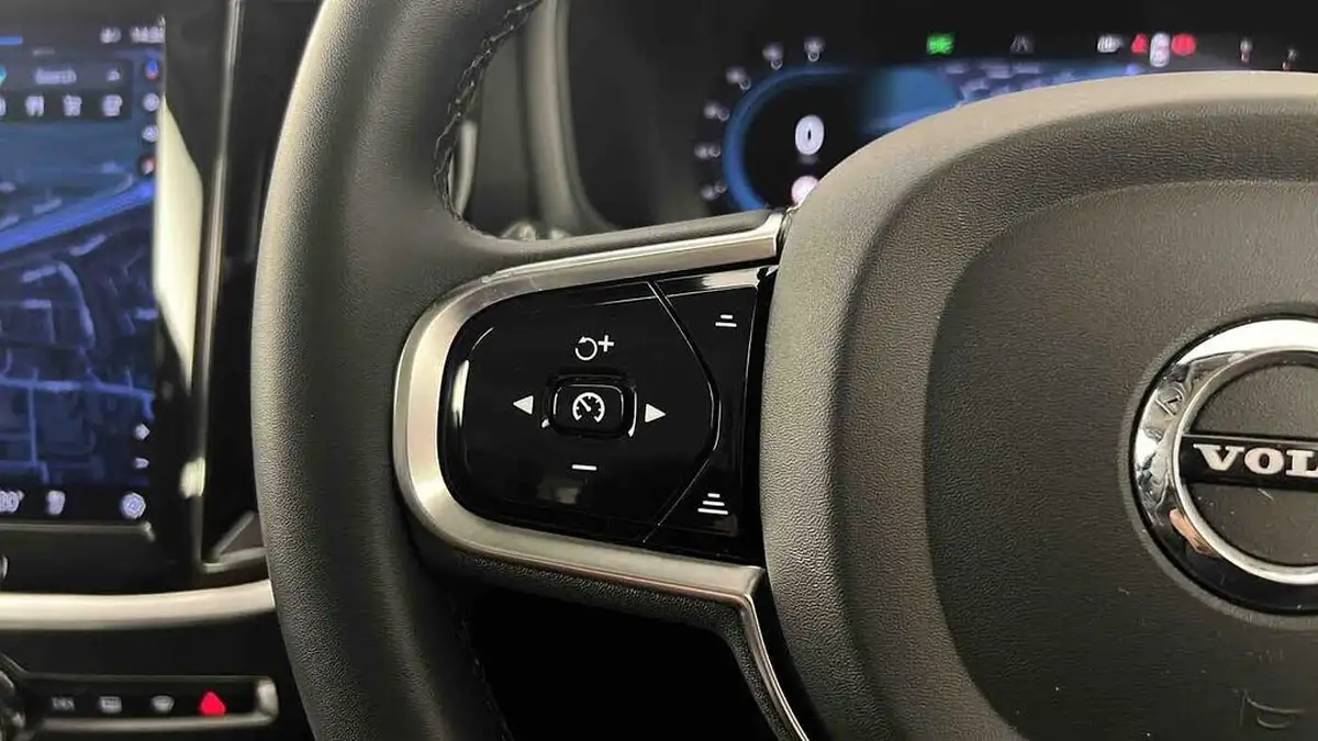2023-volvo-v60-20-b3-plus-station-wagon-big-17