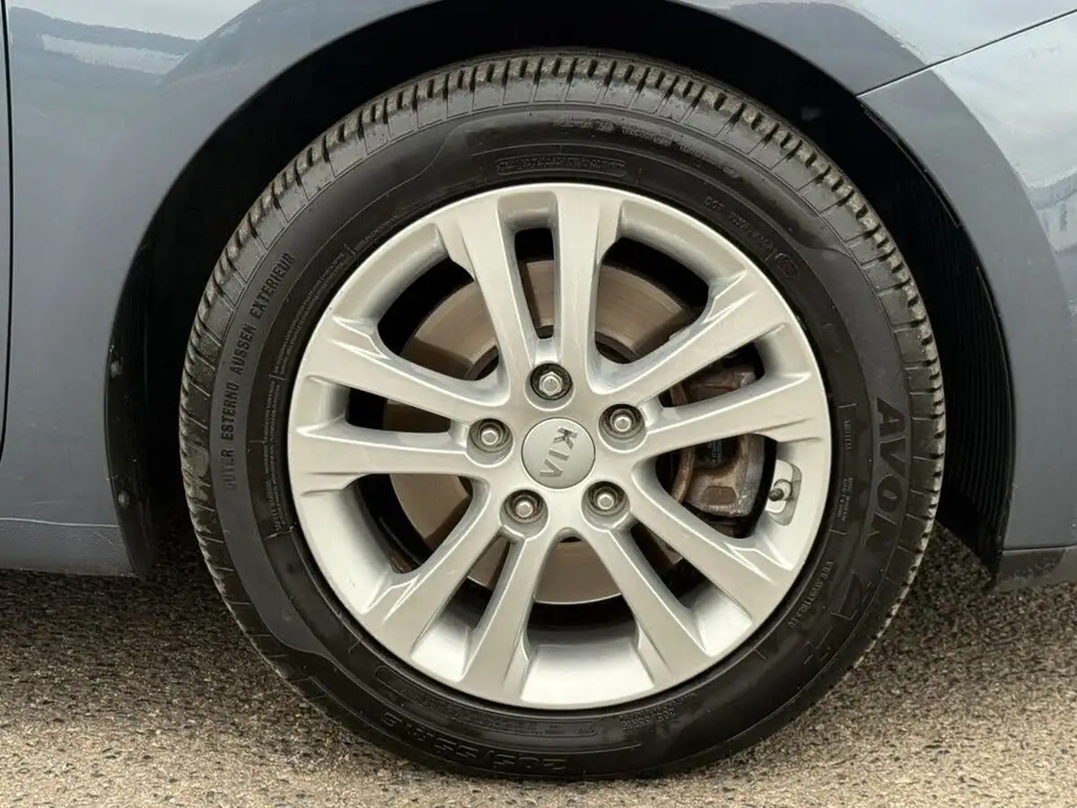 2015-kia-ceed-16crdi-2-hatchback-auto-big-36