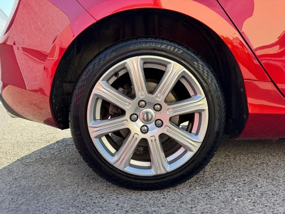 2019-volvo-v40-20td-d2-inscription-big-12