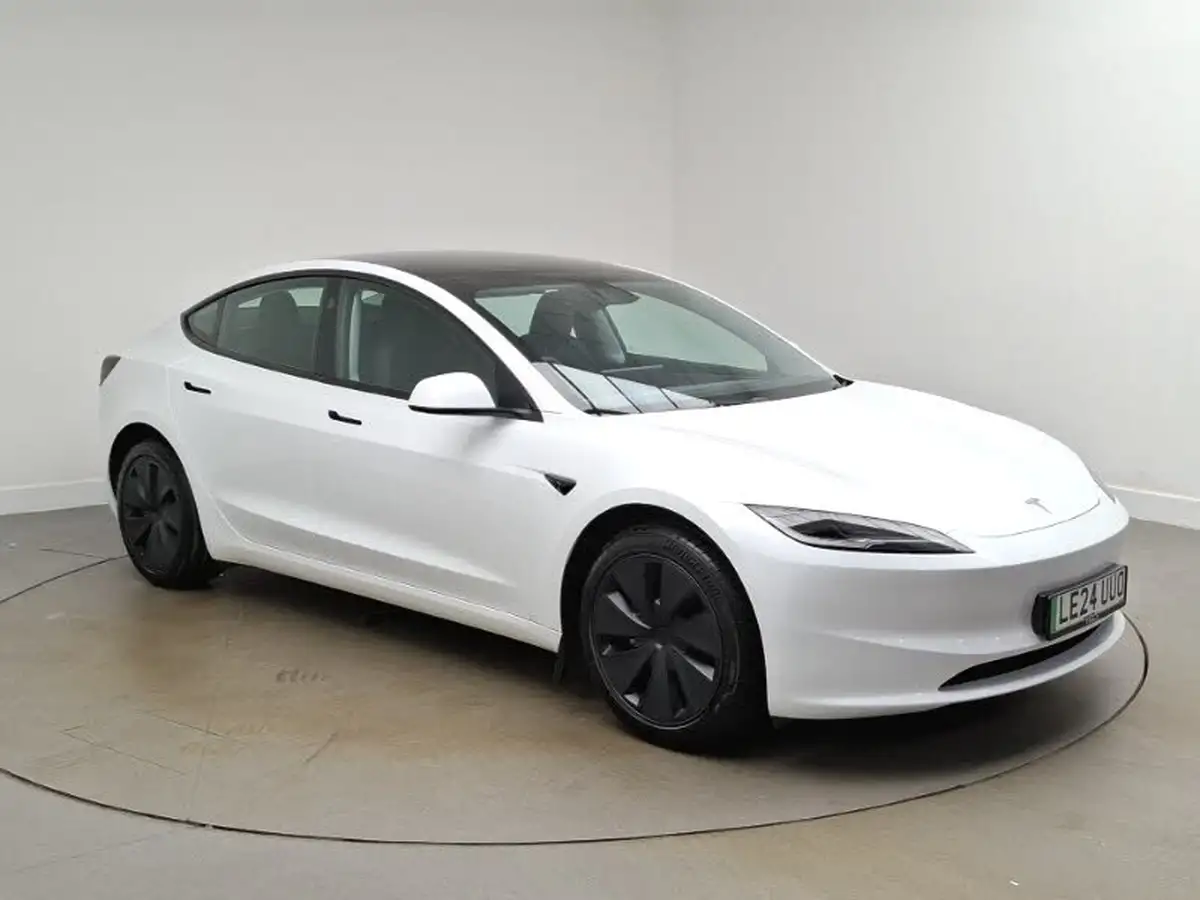 2024-tesla-model-3-e-rwd-big-12