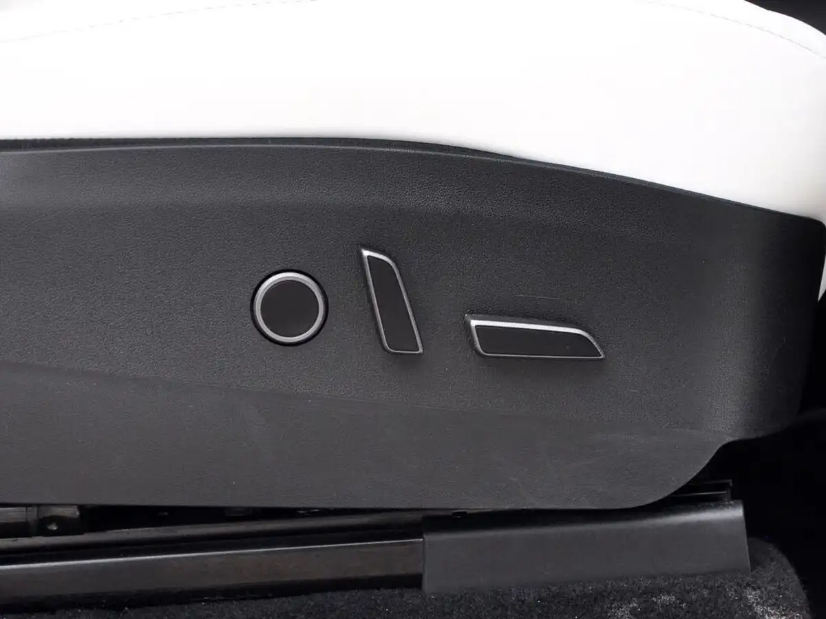 2022-tesla-model-y-e-long-range-big-21