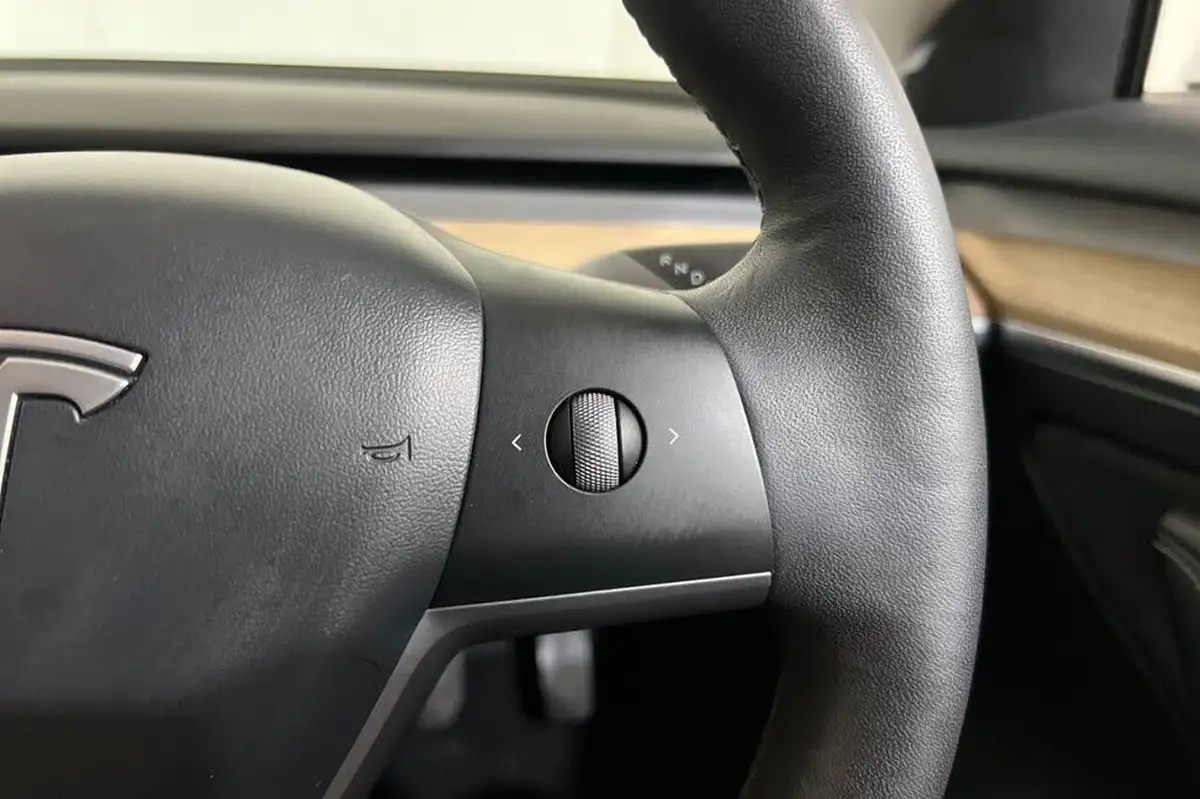 2021-tesla-model-3-e-long-range-awd-big-26
