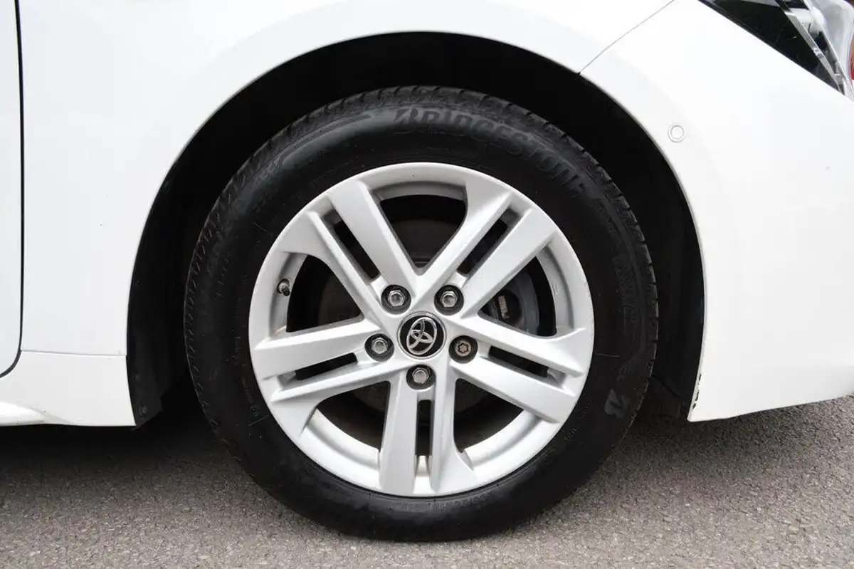 2020-toyota-corolla-18-vvt-i-icon-tech-spare-wheel-touring-sports-5d-big-35