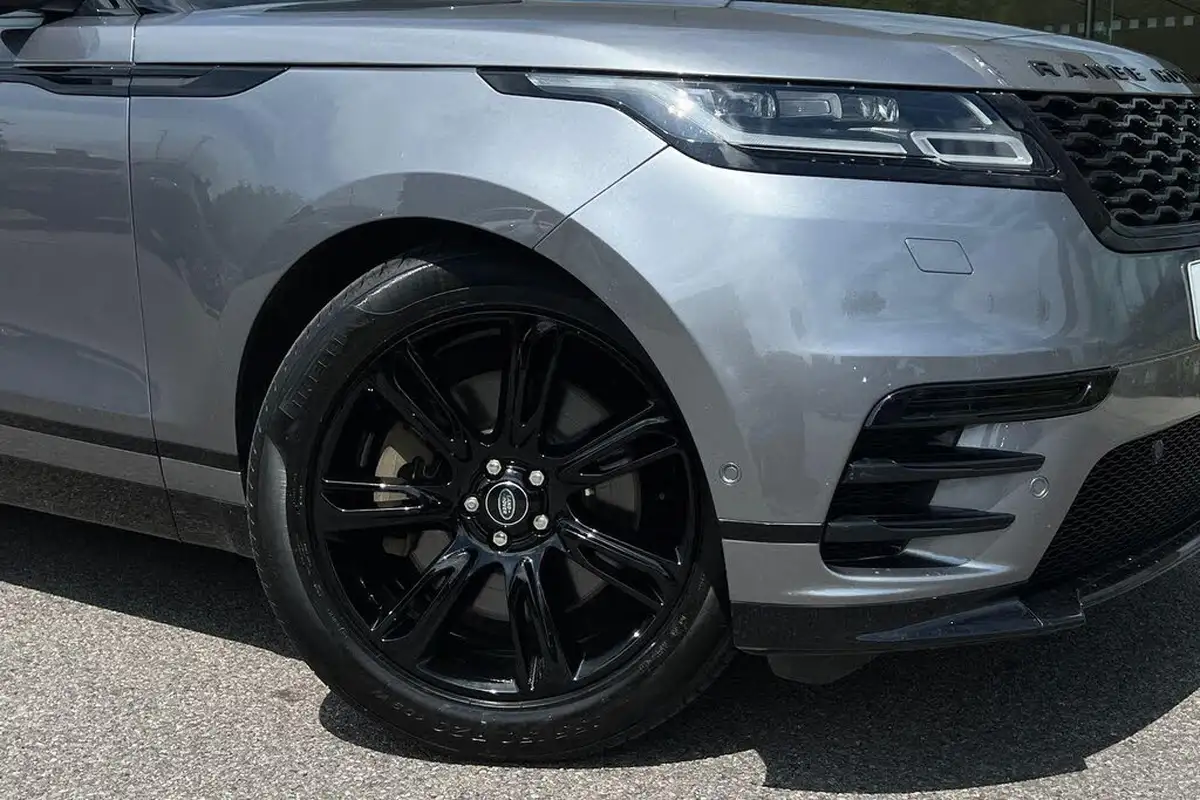 2021-land-rover-range-rover-velar-big-9