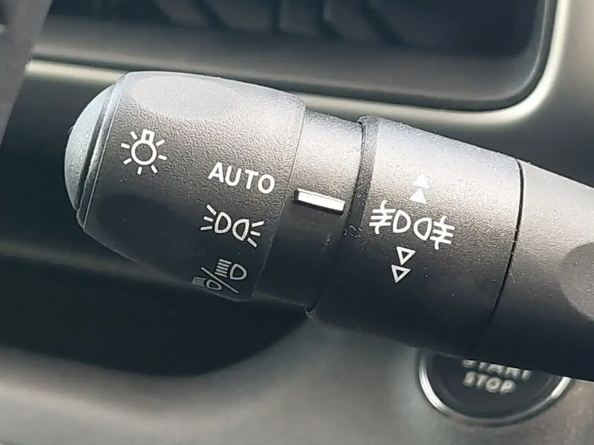 2024-jeep-avenger-12-gse-summit-e-hybrid-48v-auto-big-12