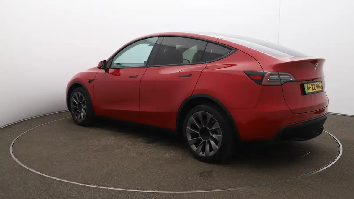 2022-tesla-model-y-e-long-range-big-62