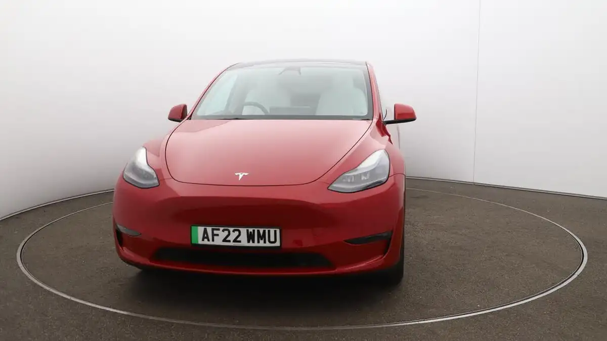 2022-tesla-model-y-e-long-range-big-38