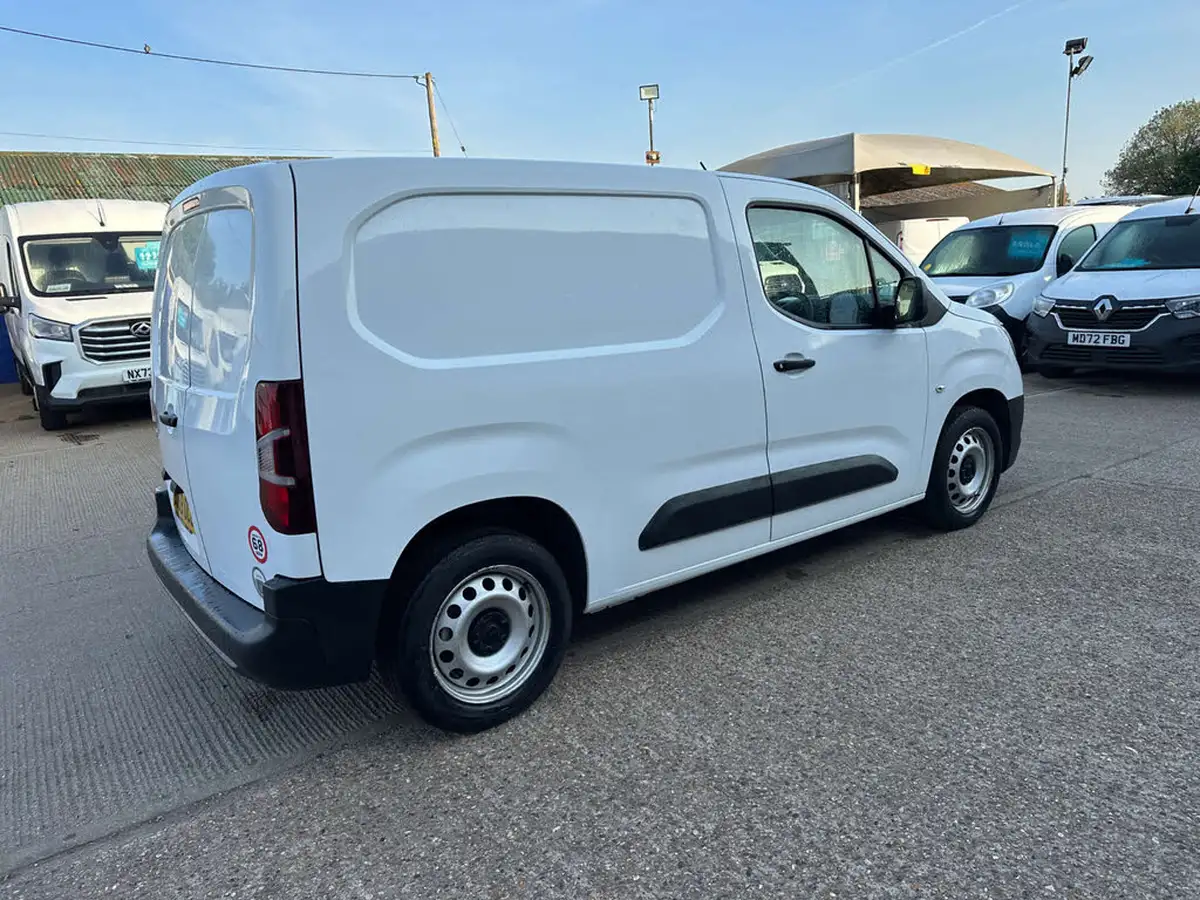 2019-vauxhall-combo-16cdti-edition-2300-100pseu6-l1h1-panel-big-11