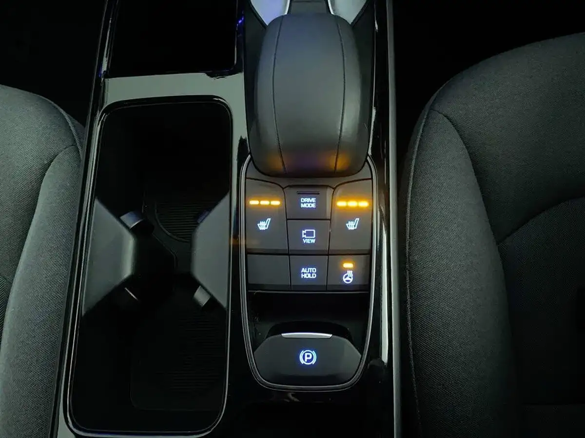 2022-hyundai-ioniq-e-premium-electric-big-24