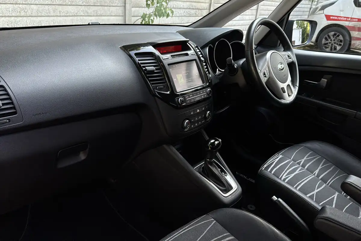 2018-kia-venga-16-3-auto-big-10