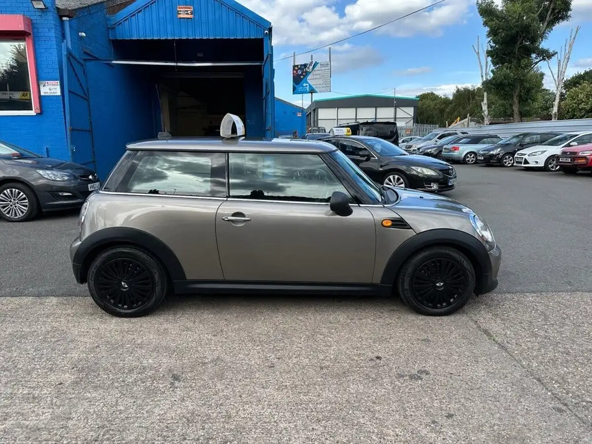2012-mini-cooper-16-one-98bhp-hatchback-3d-auto-big-1