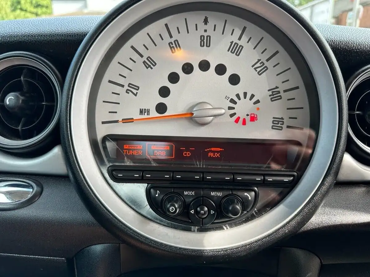 2012-mini-cooper-16-one-98bhp-hatchback-3d-auto-big-29