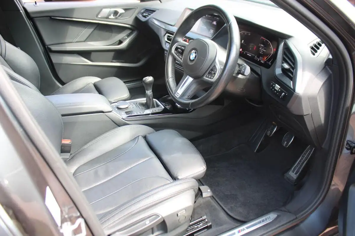 2021-bmw-1-series-15-118i-m-sport-lcp-big-22