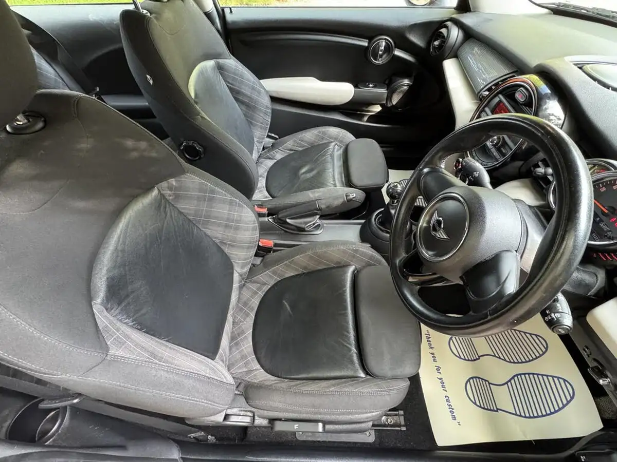 2014-mini-cooper-12-one-media-xlss-3d-big-32