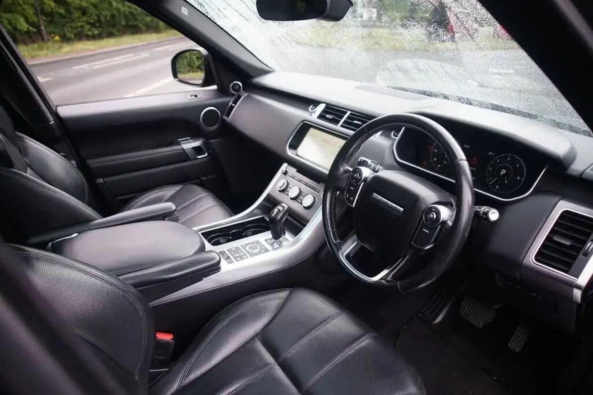 2017-land-rover-range-rover-sport-30-sd-v6-hse-306hp-big-2