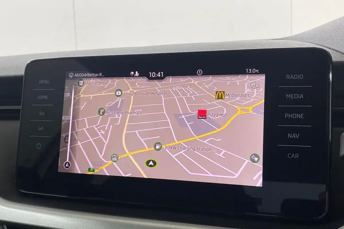 2022-skoda-scala-10-tsi-se-technology-109ps-big-17