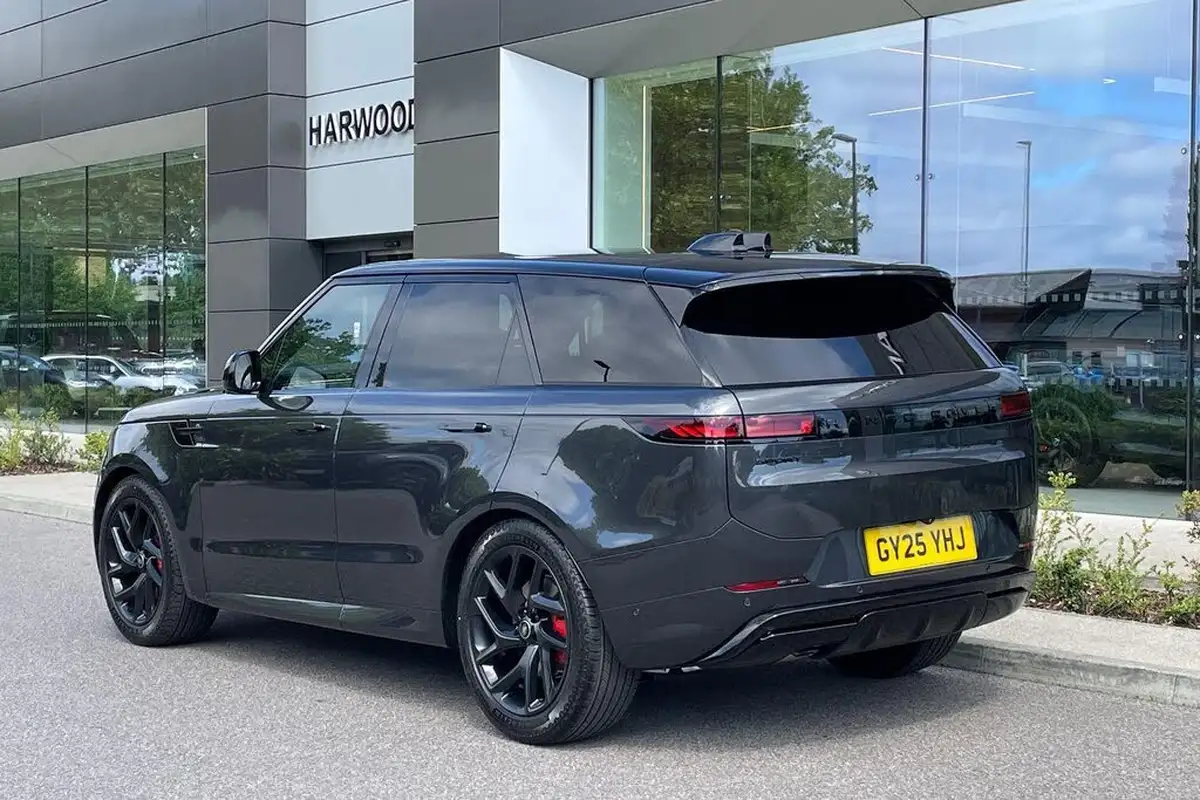 2025-land-rover-range-rover-sport-30-d250-edition-big-12