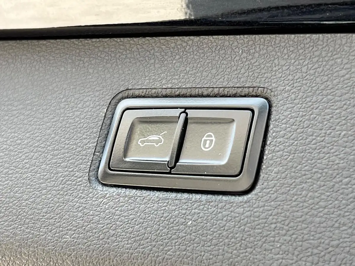 2017-bentley-bentayga-60-w12-big-69