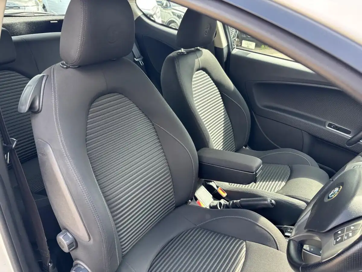 2012-alfa-romeo-mito-14-veloce-tb-multiair-135bhp-tct-big-16