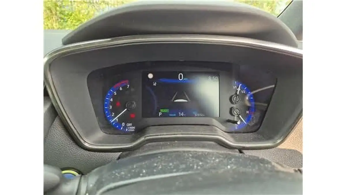2022-toyota-corolla-18-vvt-i-icon-120bhp-trk-hatchback-5d-big-13