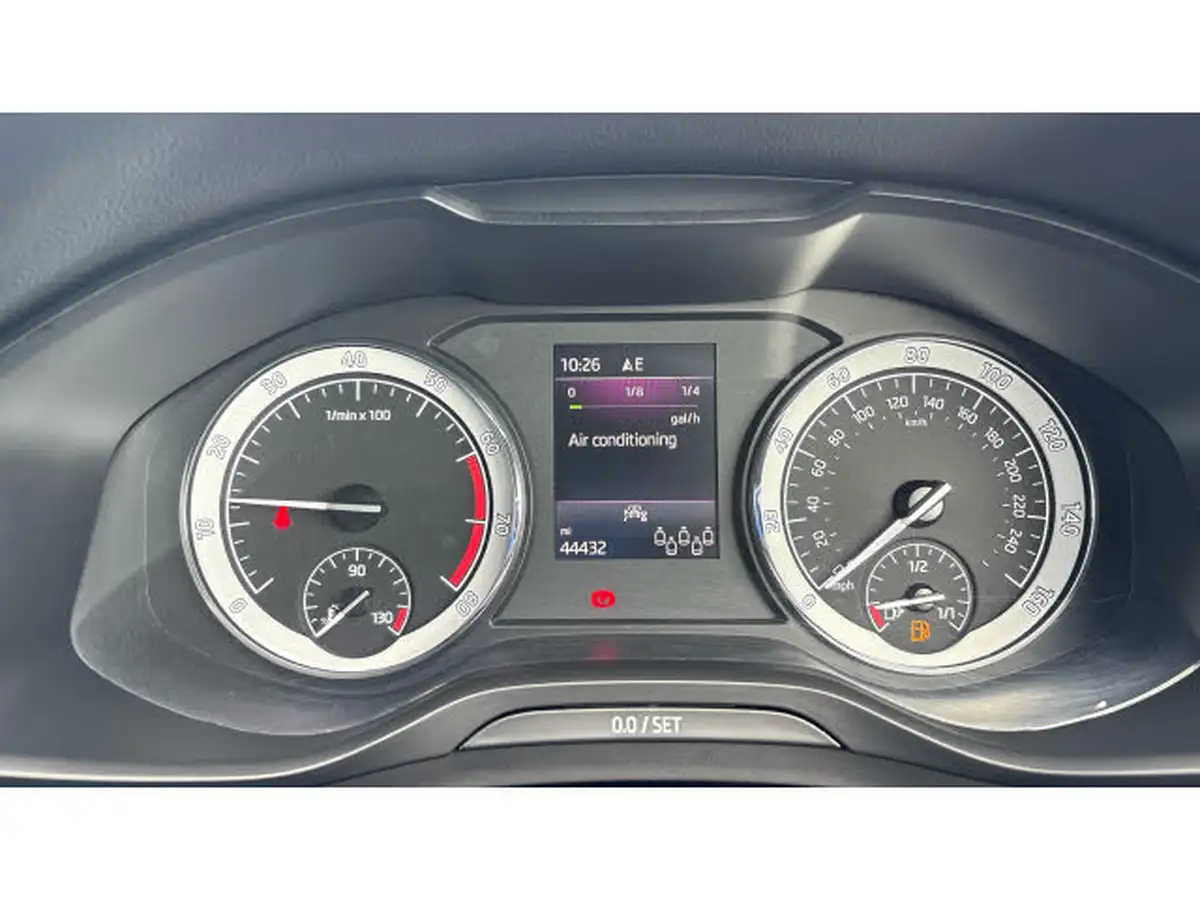 2021-skoda-kodiaq-15-tsi-se-drive-7-big-17