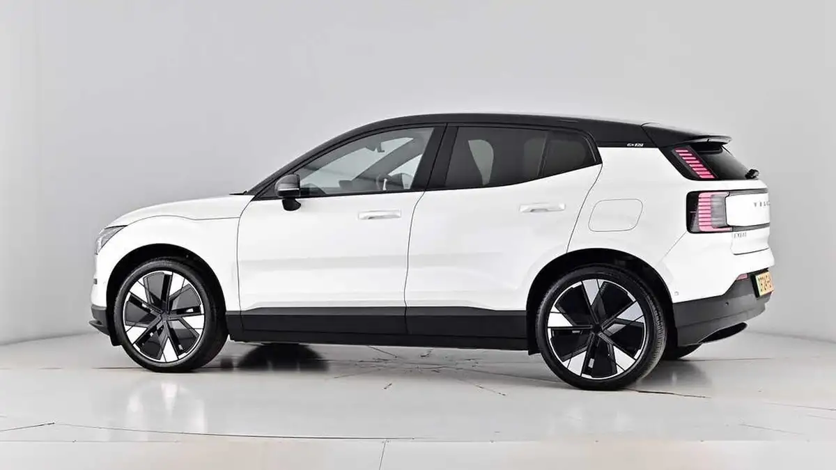 2024-volvo-ex30-e-single-motor-ultra-big-68