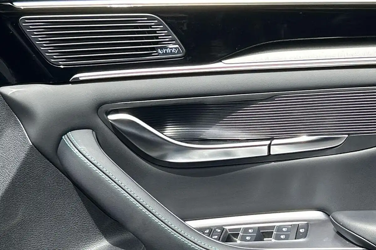 2025-byd-seal-15-boost-big-52