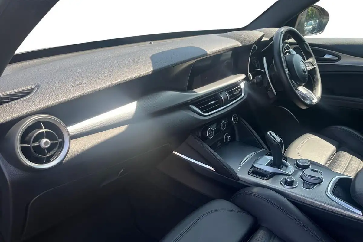 2023-alfa-romeo-stelvio-20-veloce-big-1