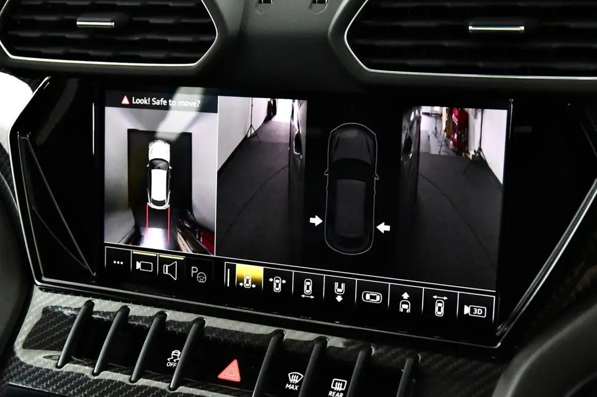 2024-lamborghini-urus-40-no-trim-big-44