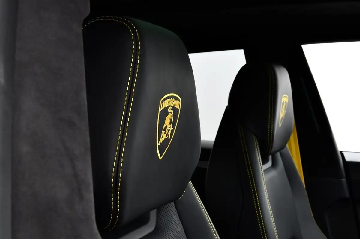 2024-lamborghini-urus-40-no-trim-big-20