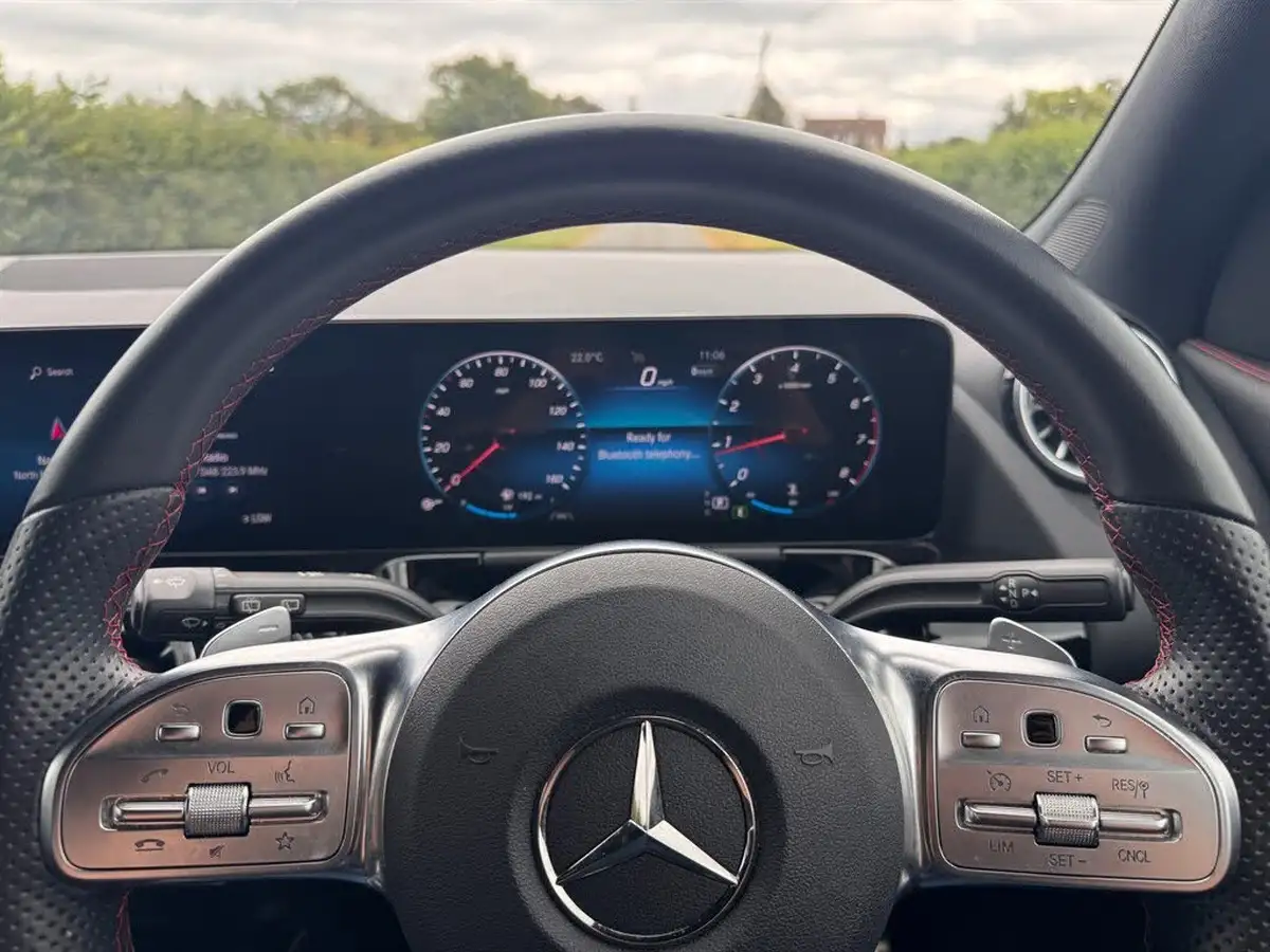 2022-mercedes-benz-gla-class-13-gla-200-amg-line-premium-big-20
