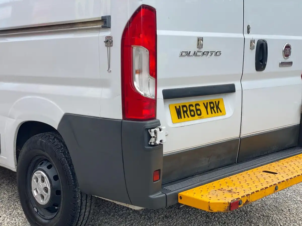 2017-fiat-ducato-20td-35-lh2-panel-big-35