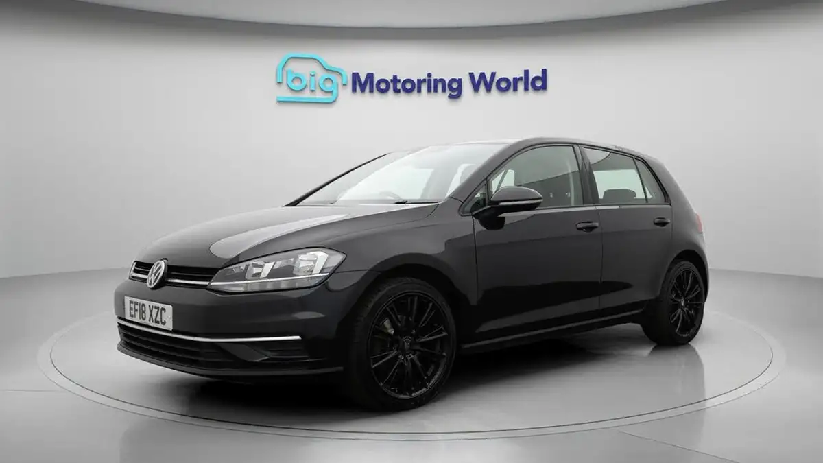 2018-volkswagen-golf-10-tsi-se-nav-110ps-ss-hatchback-5d-dsg-big-3