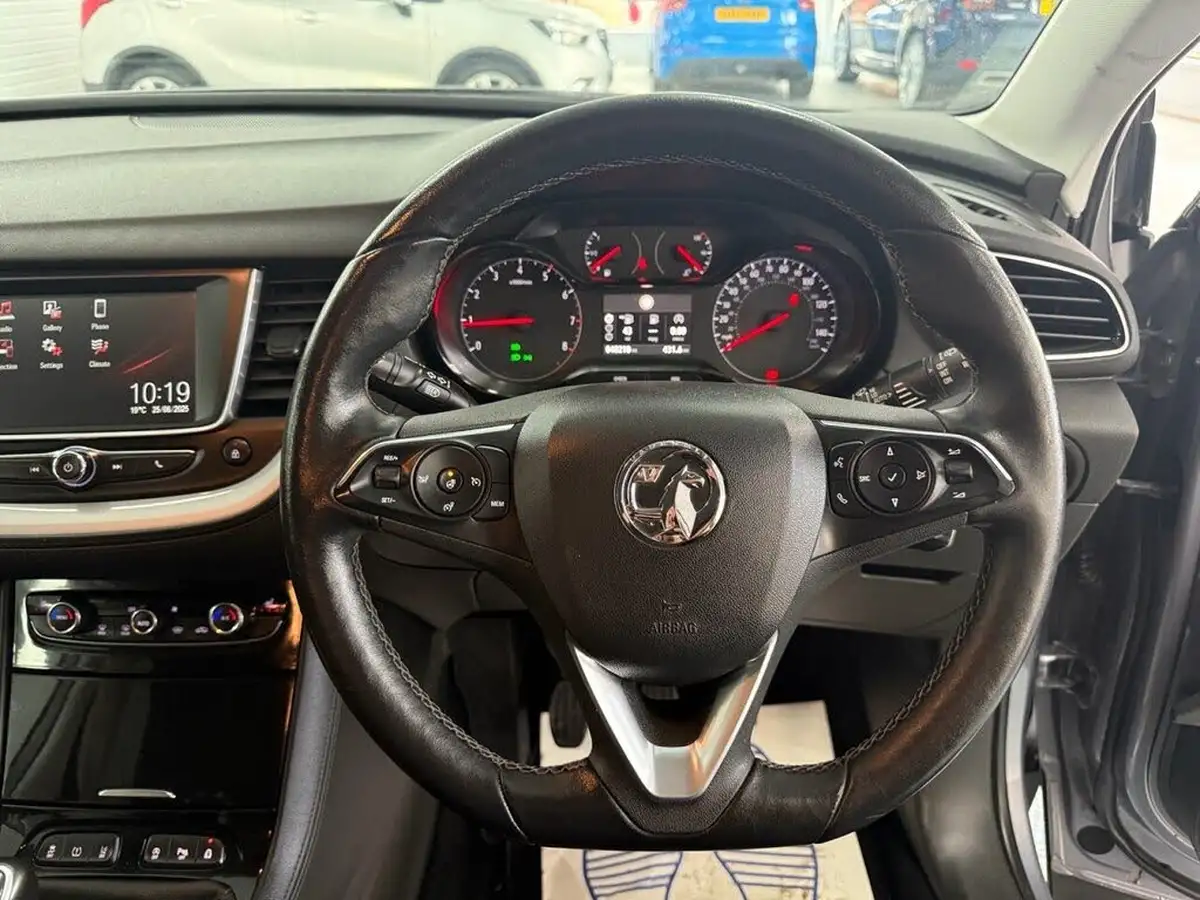 2020-vauxhall-grandland-x-12-se-premium-big-26